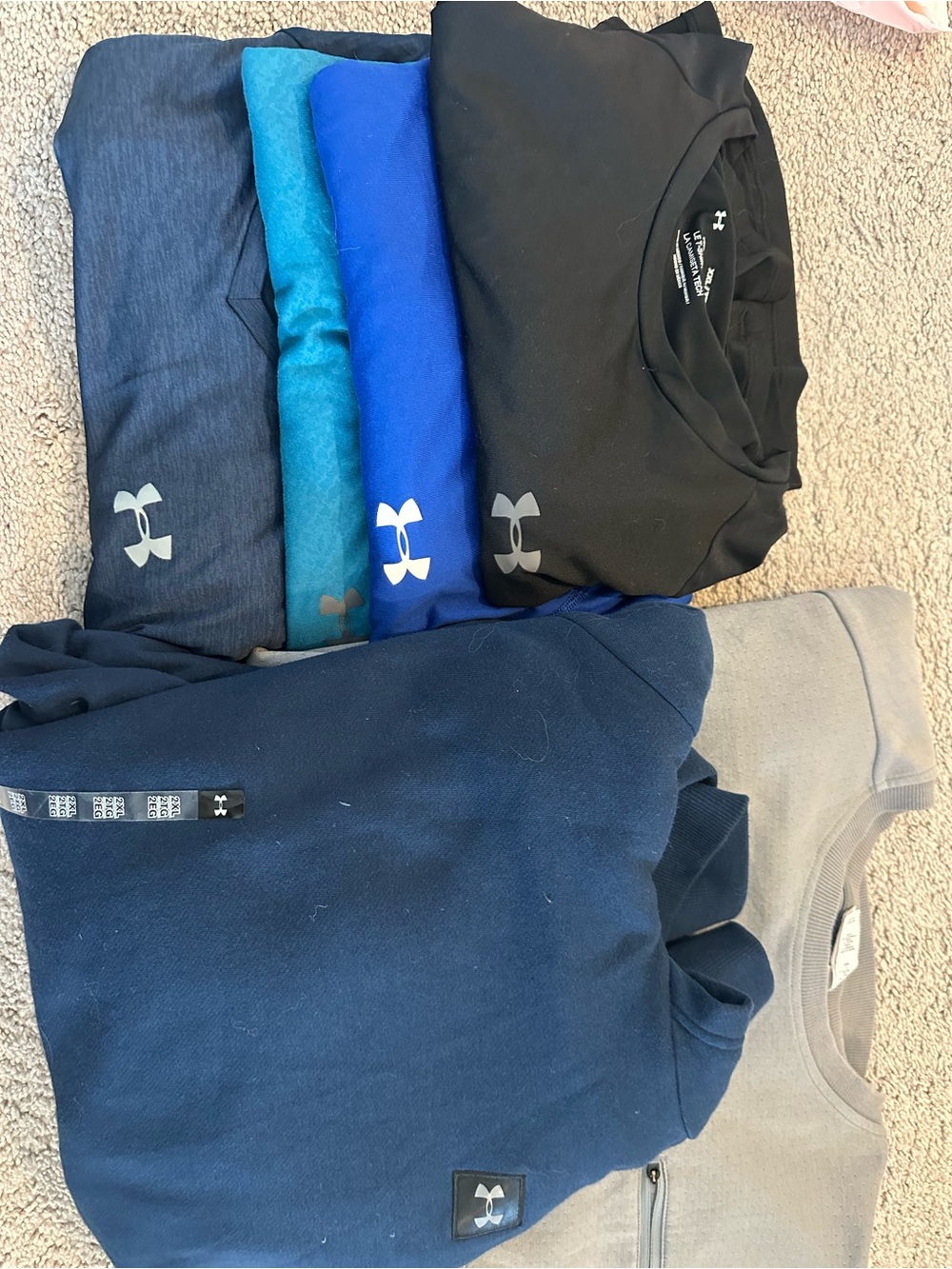 4 Under Armour Men’s Crewneck t shirts, 1 hoodie, 1 Adidas crewneck pullover